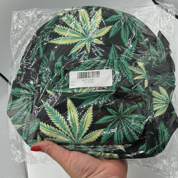 NWT Allover Mary Jane Leaf Patter Mini Bookbag Purse - Picture 5 of 8